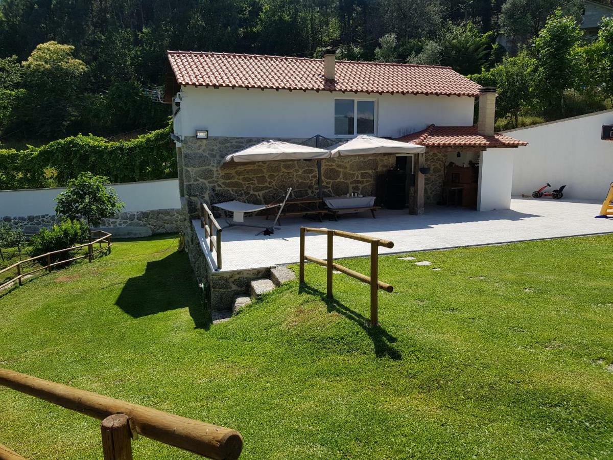 Quinta Da Tormenta -14 Pessoas- Cabeceiras De Basto 2 Casas E Piscina Privada别墅 外观 照片